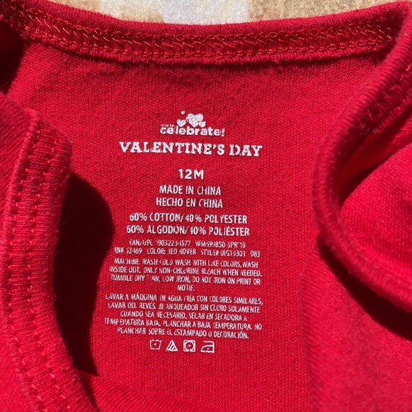 4/$24🦩 Set of 3 Girls 12mo Onesies - Picture 3 of 8